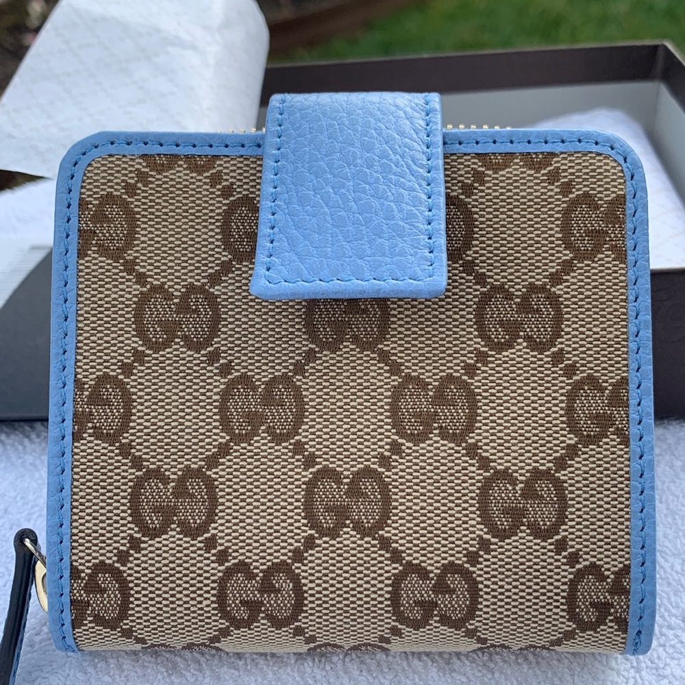 Gucci matching wallet or alone. BNWT!